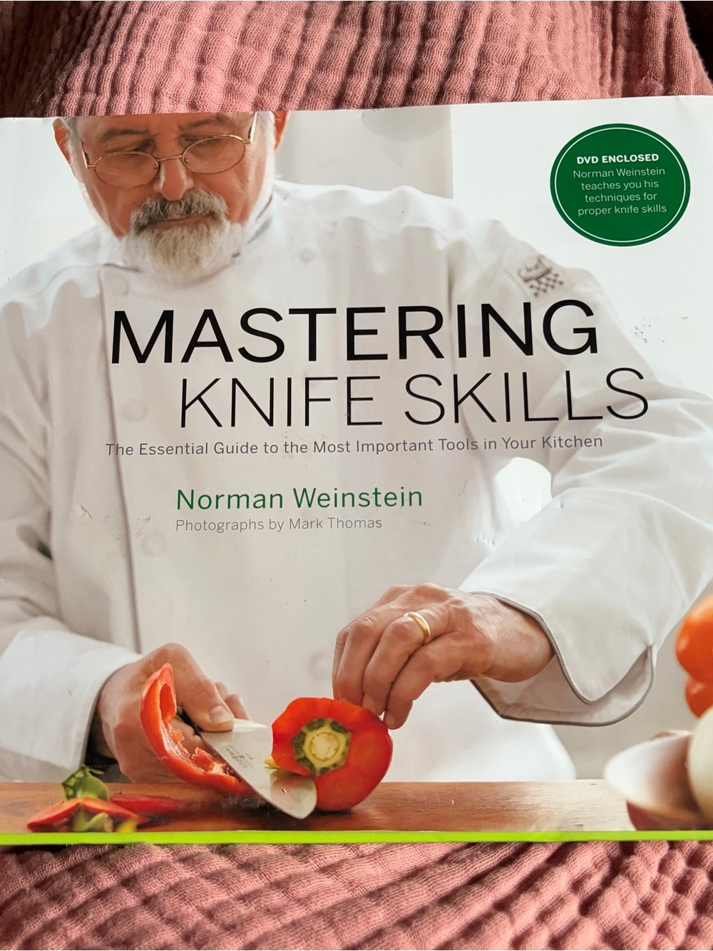 Mastering Knife Skills by - White Cover